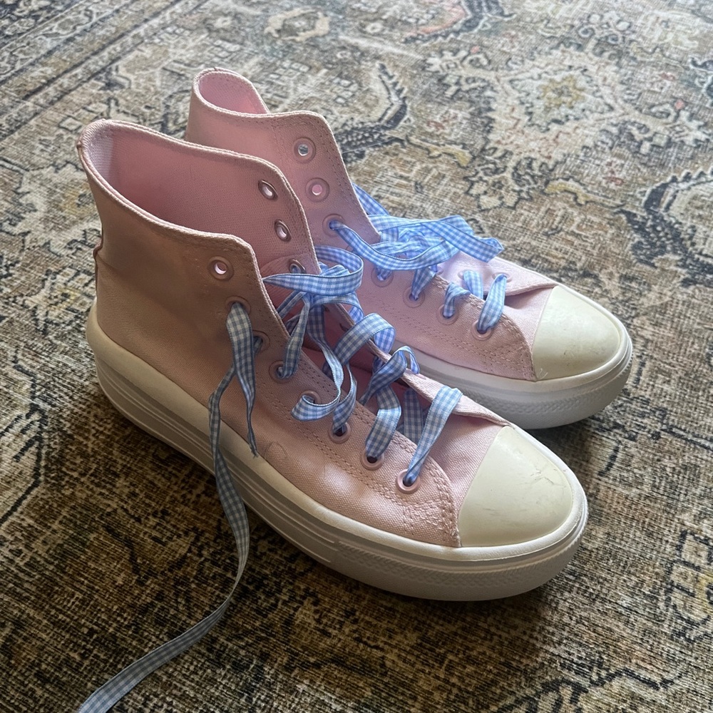 Women’s High-Top Canvas Sneakers in Pink